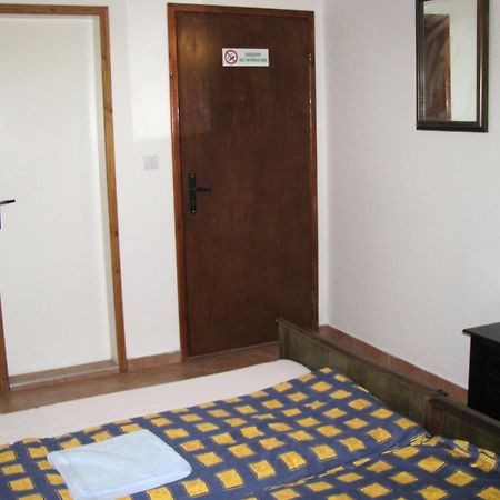Guest House Familia Samovodene ภายนอก รูปภาพ