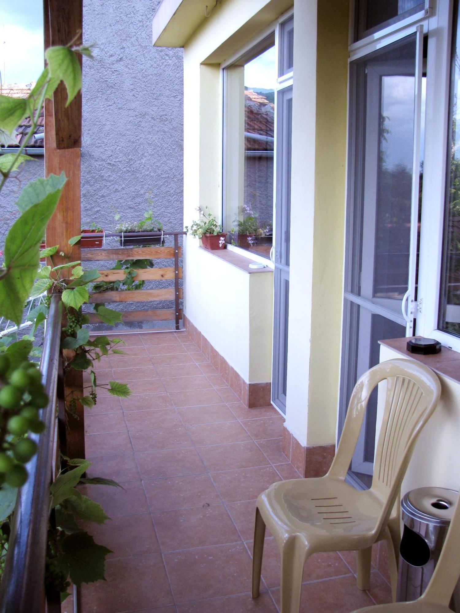 Guest House Familia Samovodene ภายนอก รูปภาพ