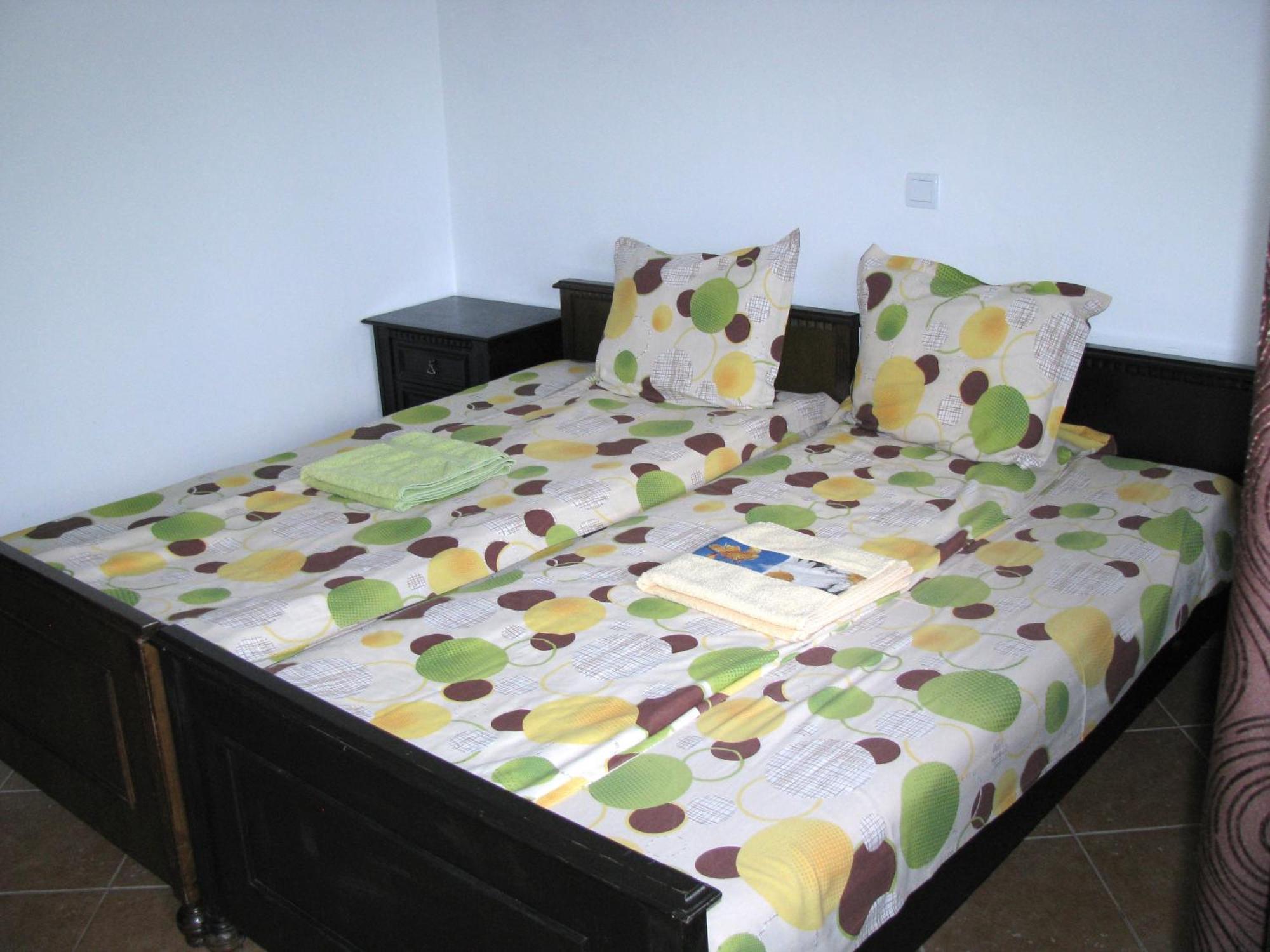 Guest House Familia Samovodene ภายนอก รูปภาพ
