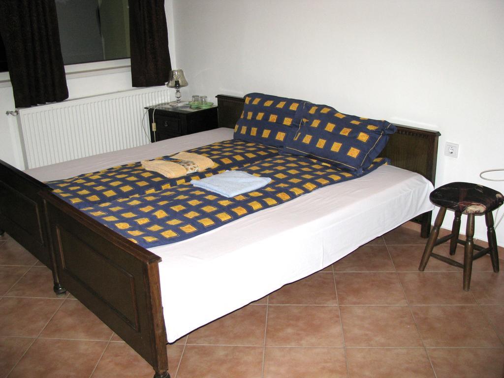 Guest House Familia Samovodene ภายนอก รูปภาพ