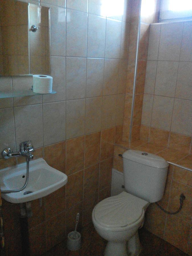 Guest House Familia Samovodene ภายนอก รูปภาพ