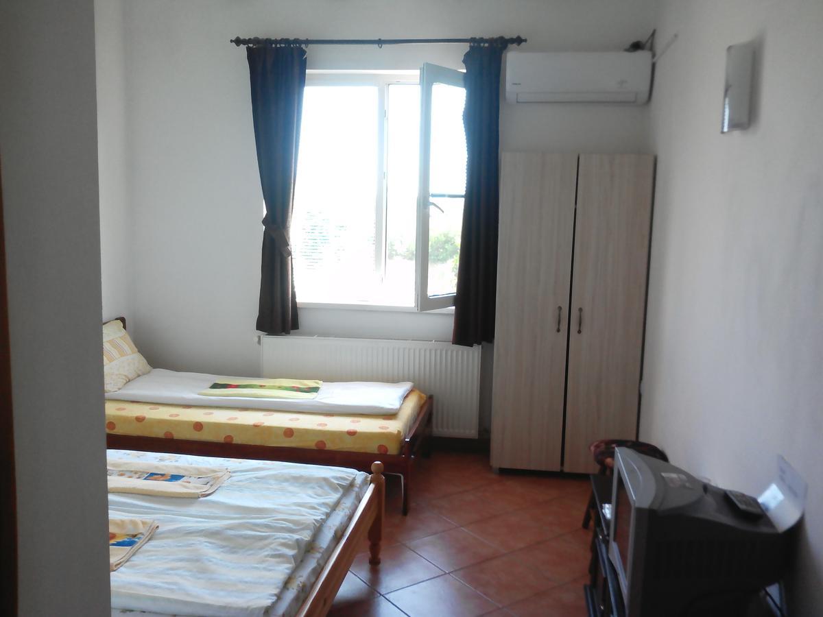 Guest House Familia Samovodene ภายนอก รูปภาพ